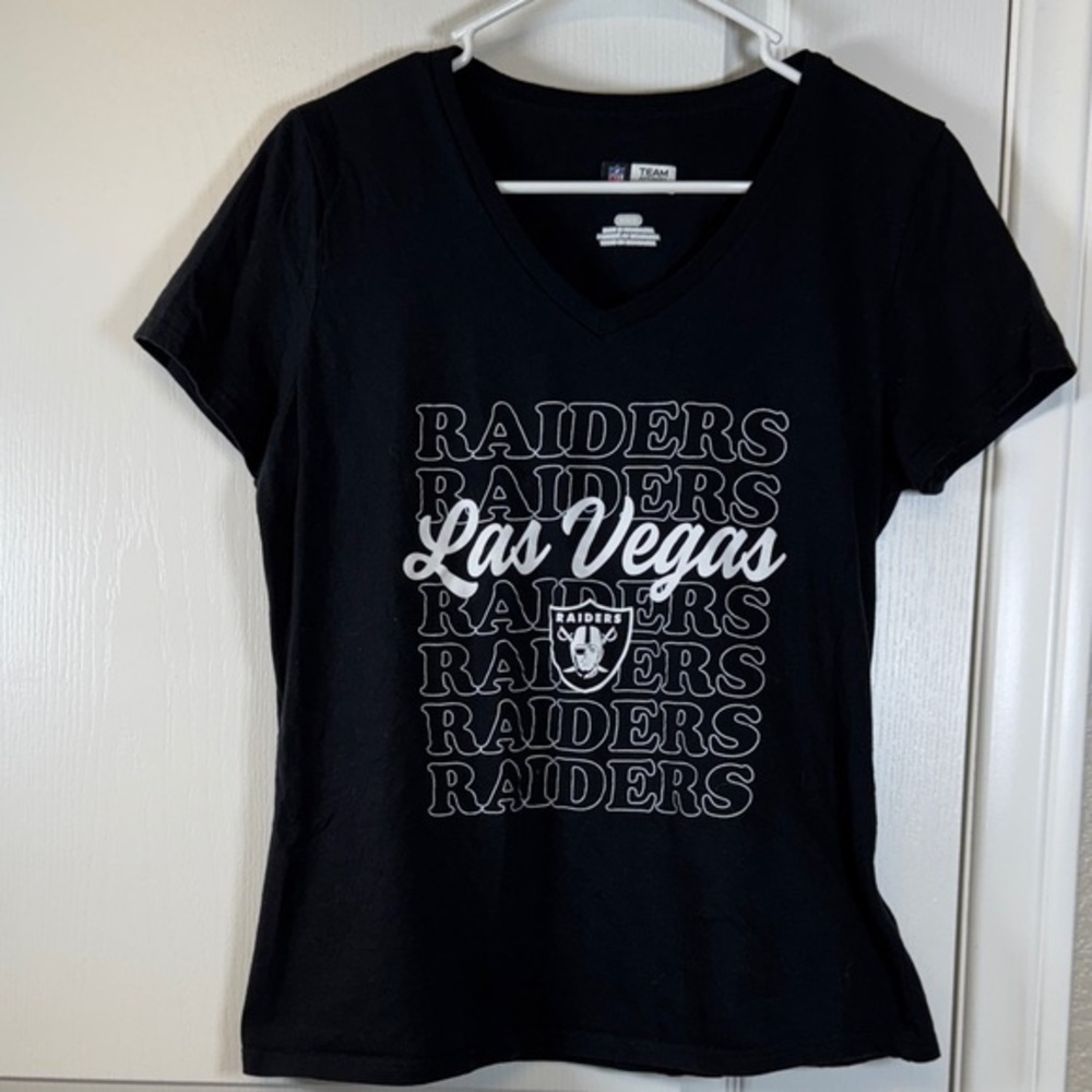 Las Vegas Black V-Neck Raiders Short Sleeve Shirt Size Med EUC #5865